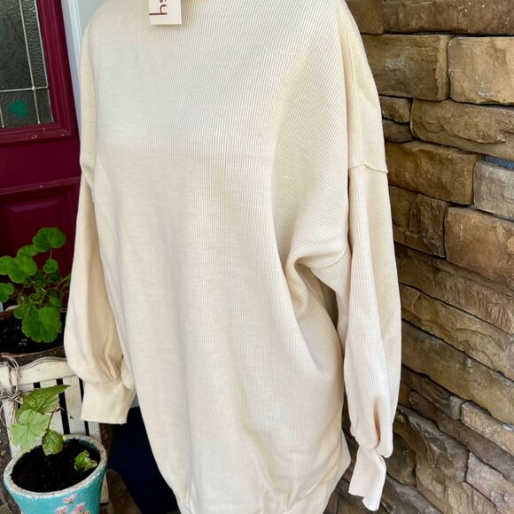 Oversized Boyfriend Sweater Balloon Sleeve by Choosy Cream Size Medium NWT - Picture 2 of 6
